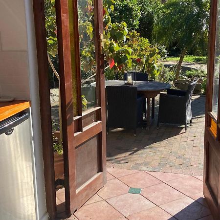 Apartamento 4 On Belmont Avenue Somerset West Exterior foto