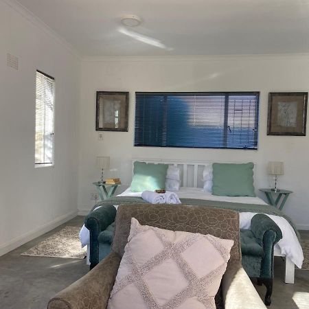 Apartamento 4 On Belmont Avenue Somerset West Exterior foto