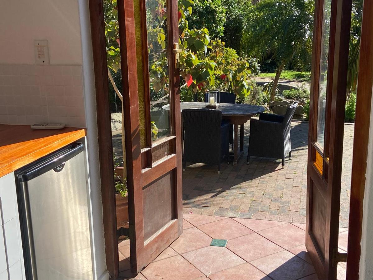 Apartamento 4 On Belmont Avenue Somerset West Exterior foto