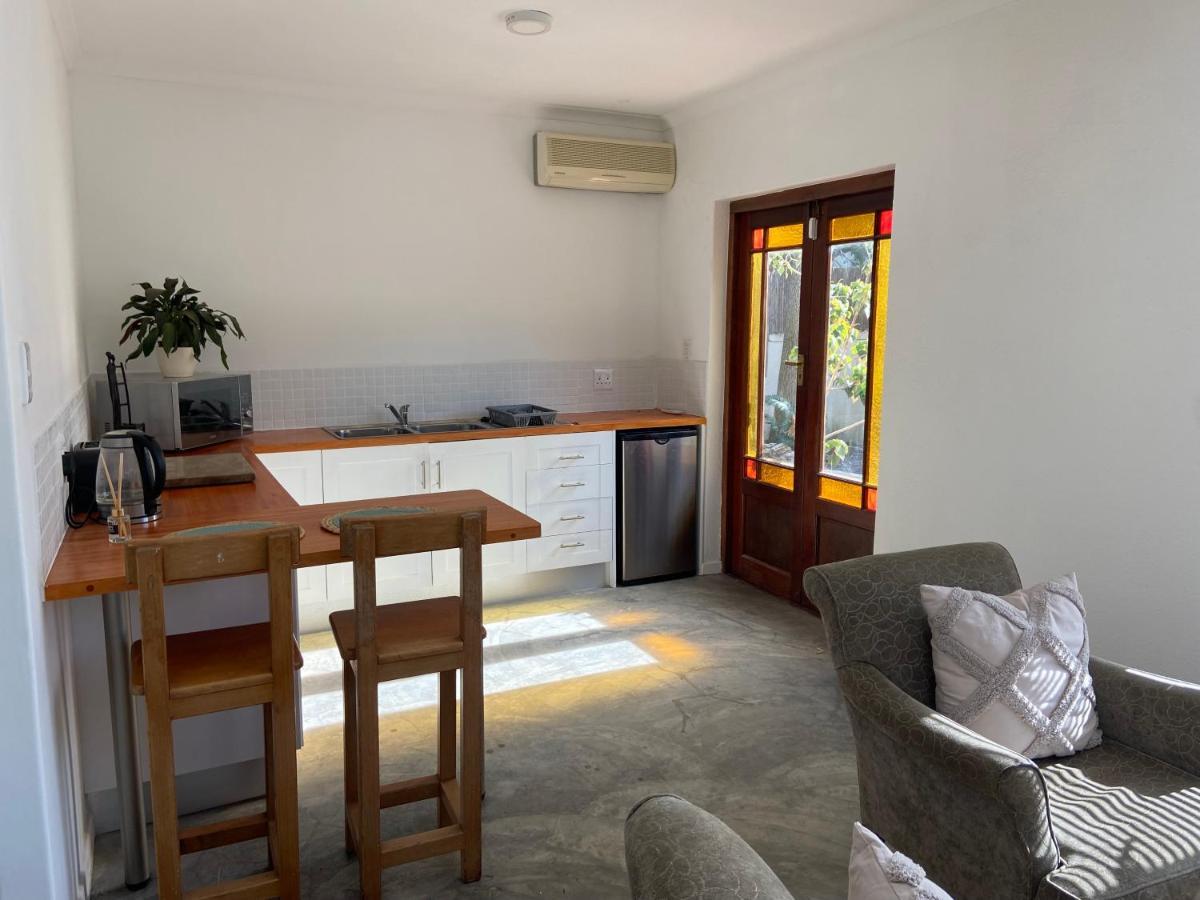 Apartamento 4 On Belmont Avenue Somerset West Exterior foto