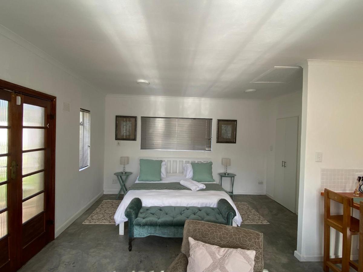 Apartamento 4 On Belmont Avenue Somerset West Exterior foto