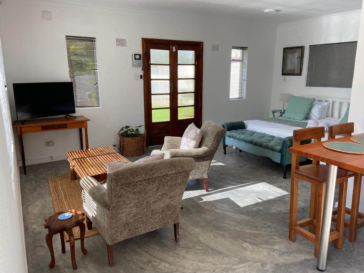 Apartamento 4 On Belmont Avenue Somerset West Exterior foto